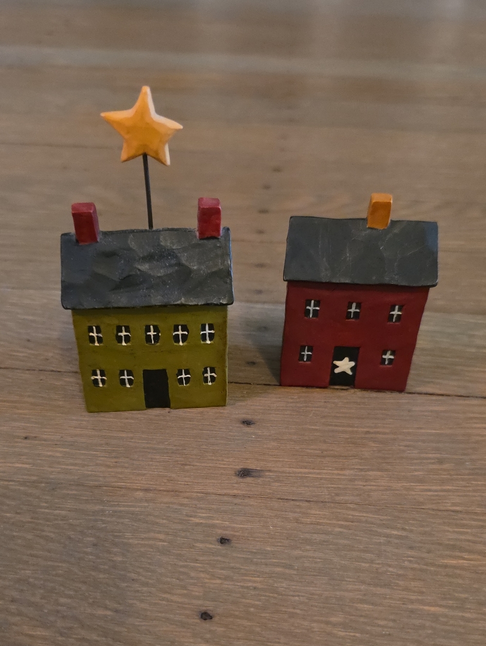 Handmade Decorative Mini House Set - Green & Red
